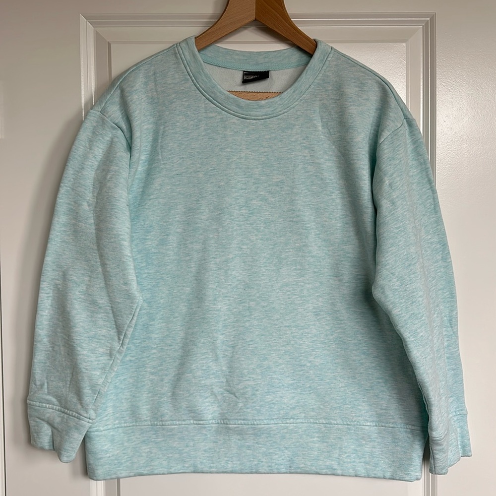 NWOT 32 Degrees Cool Sweatshirt Medium Women’s Crew Neck Heather Aqua Blue Green